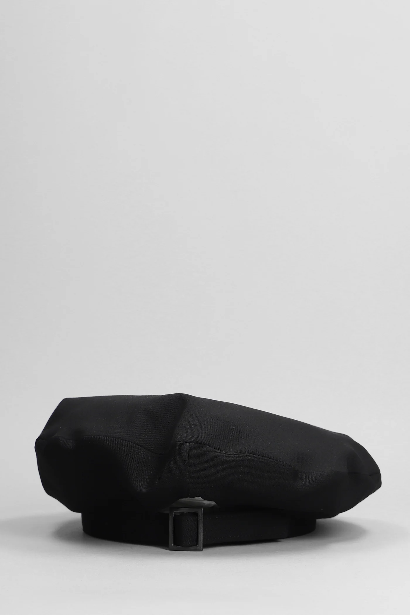 Hats in black wool - Image 6