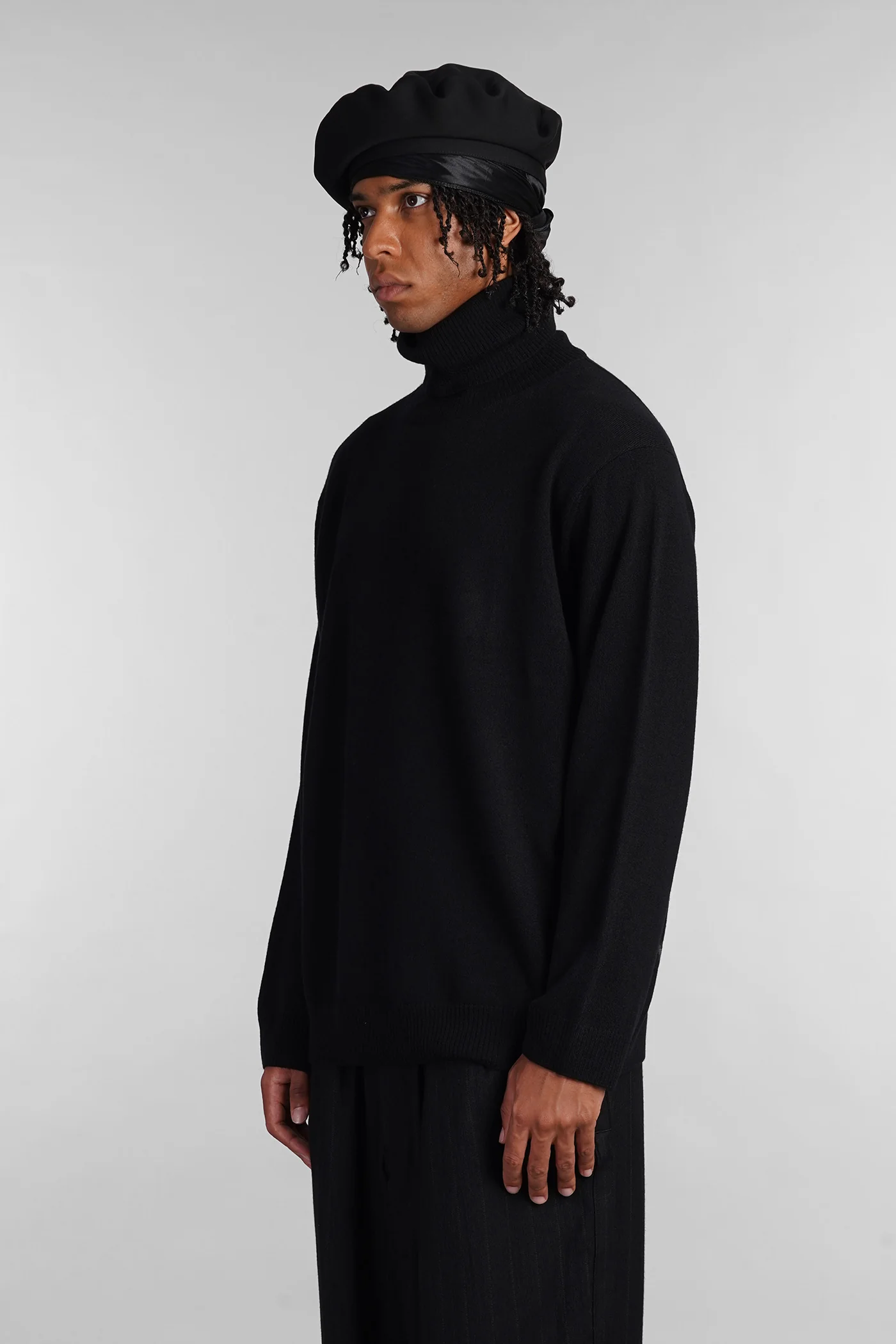 Knitwear in black wool - Image 4