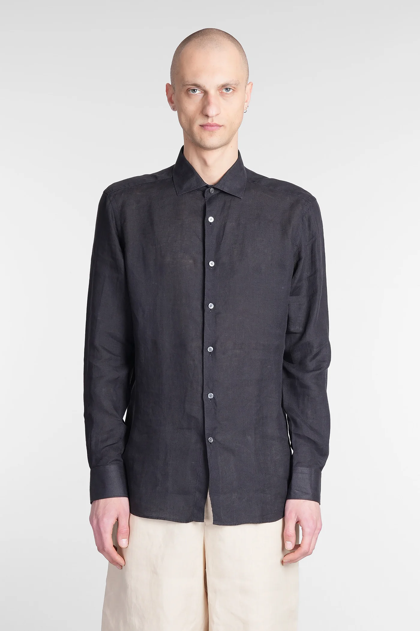 Shirt in black linen
