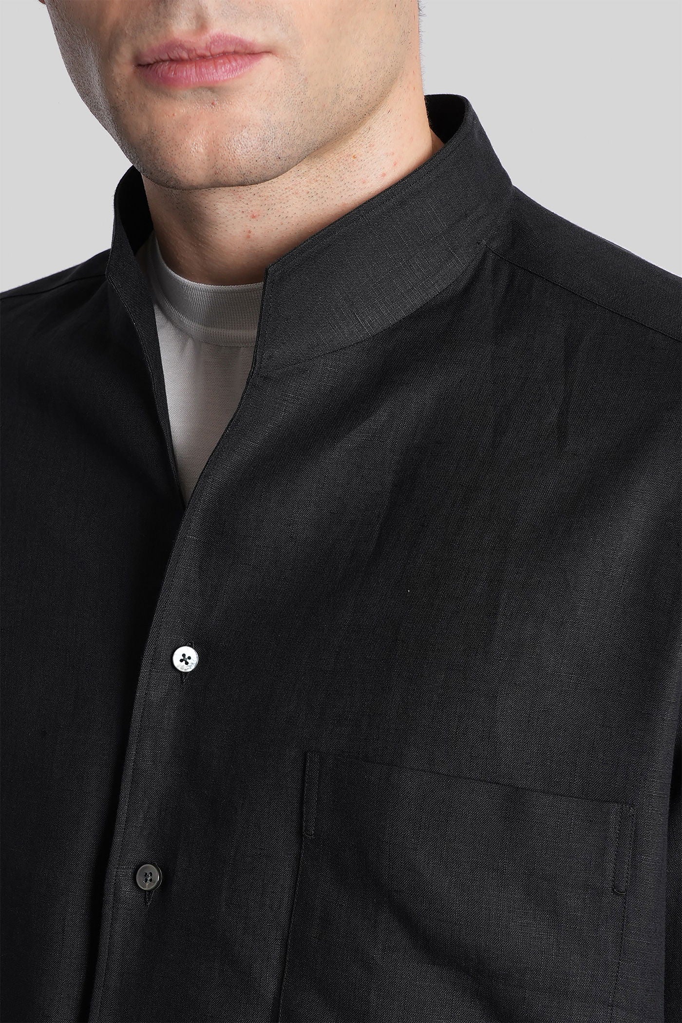 Shirt in black linen - Image 5