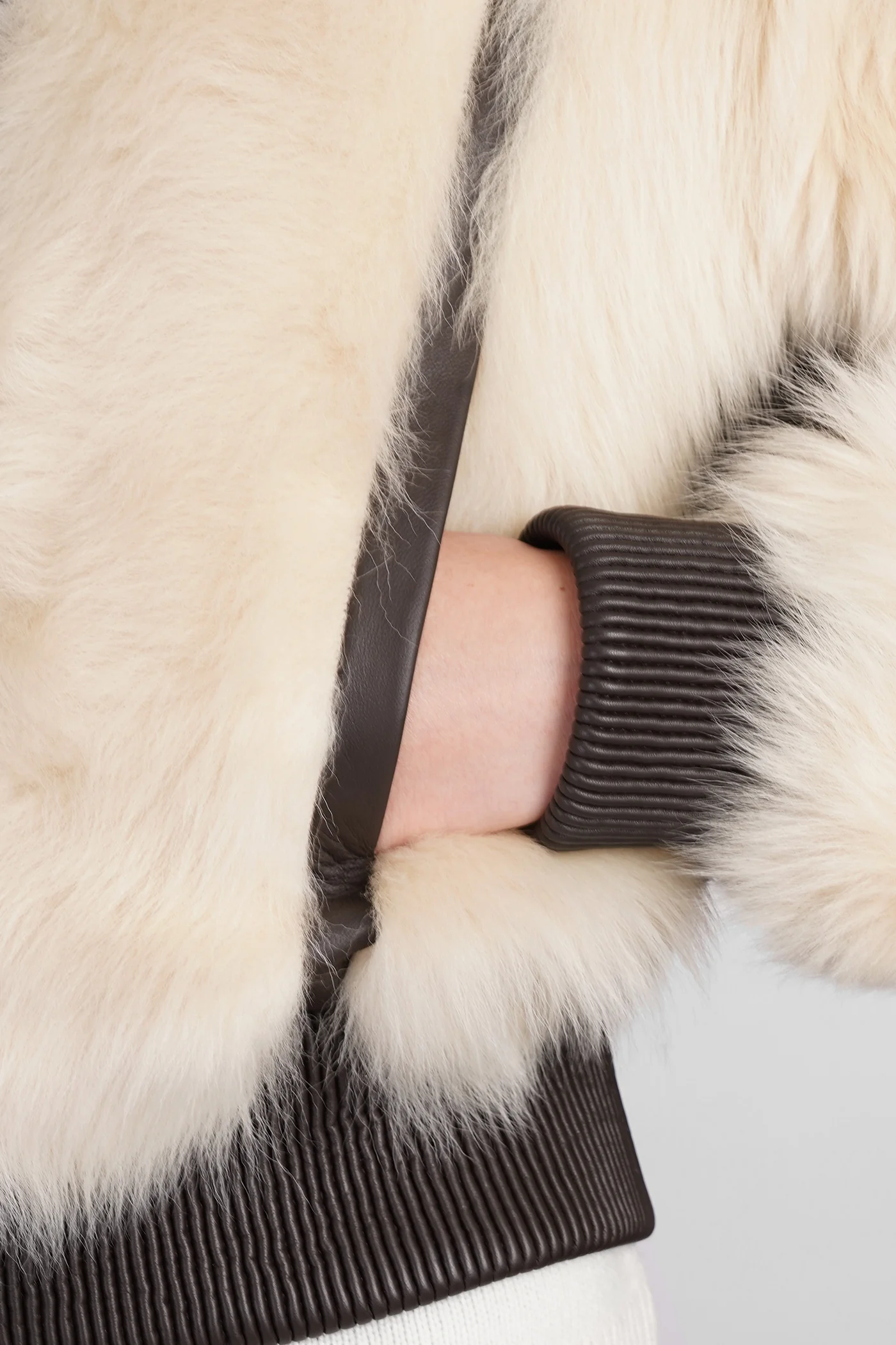 Fur & Shearling in beige leather - Image 5