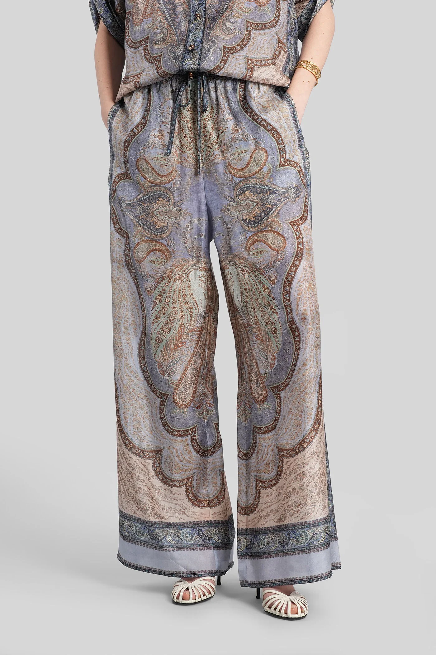 Pants in blue silk