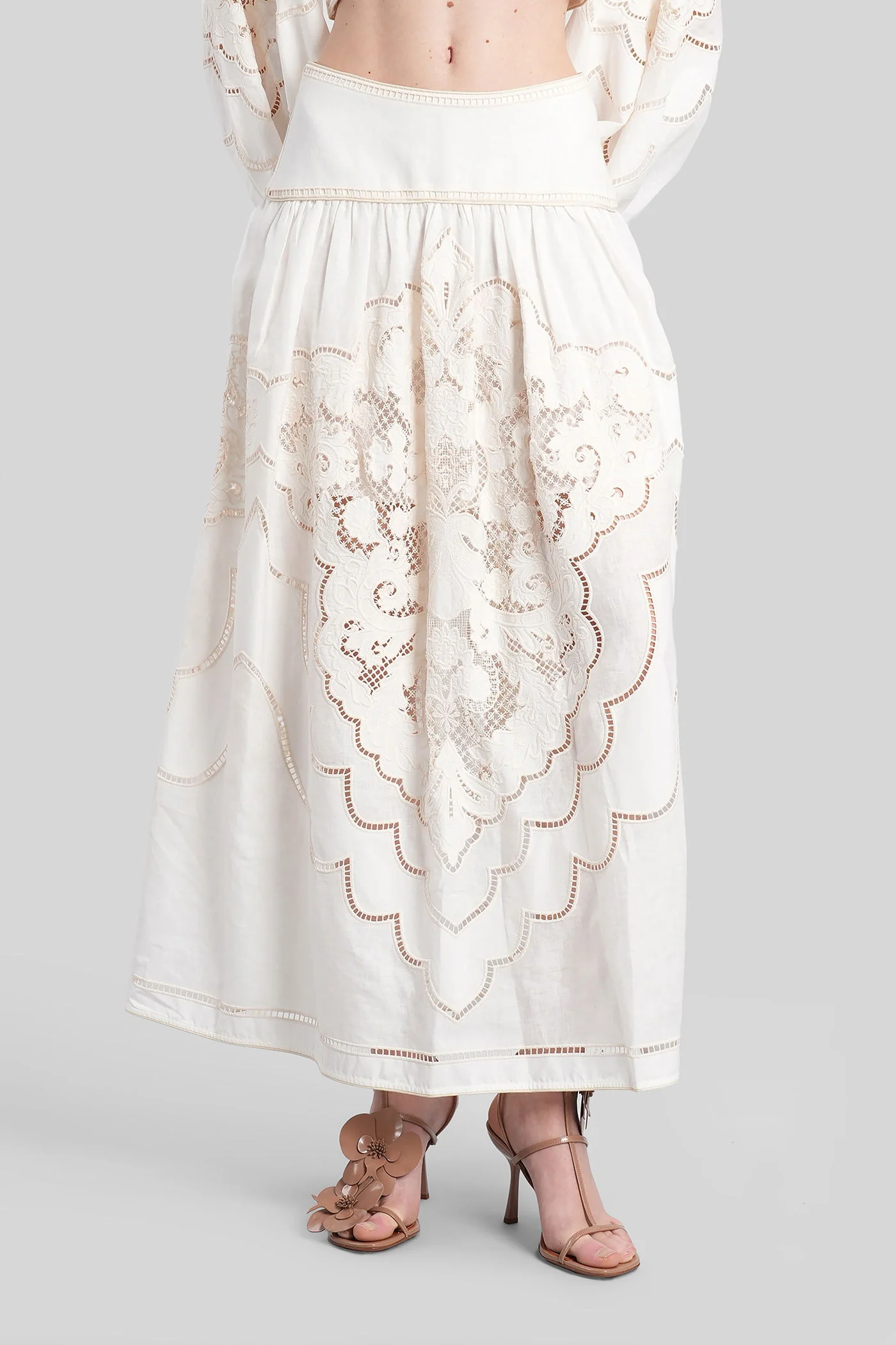 Skirt in white linen