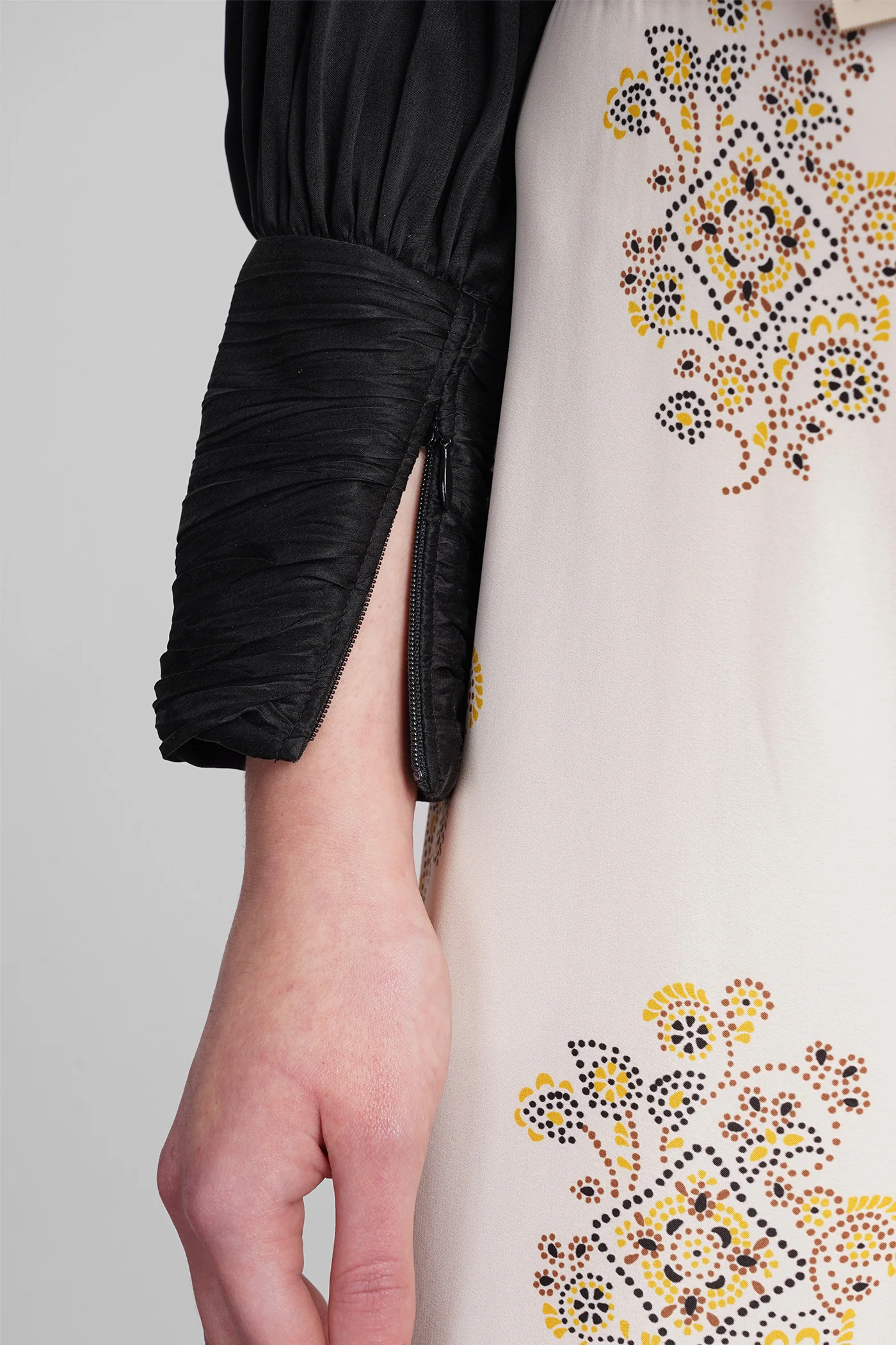 Topwear in black silk - Image 5